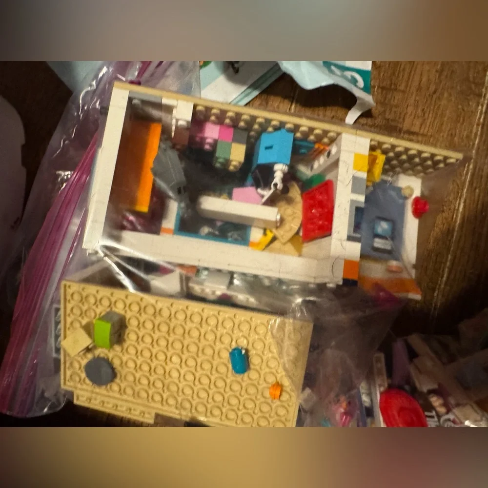 LEGO Friends Heartlake International School 41731 & American Girl Mega Construx